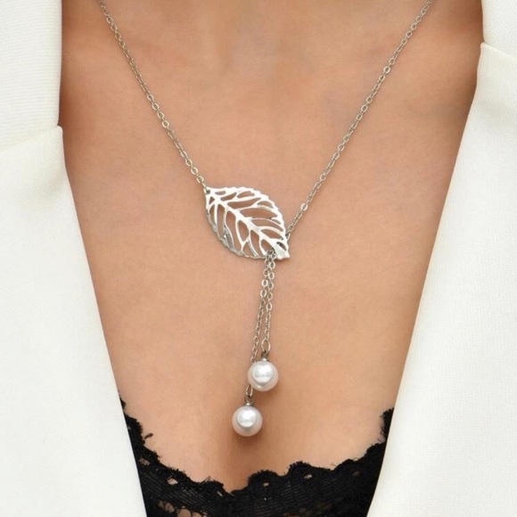 ❤️Silver Leaf Pearl Necklace - Picture 5 of 5